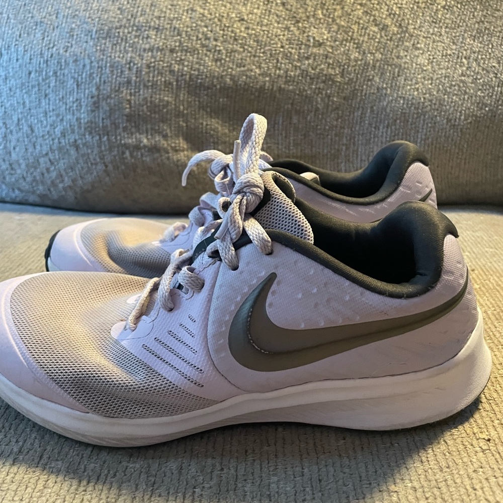 Nike star runner 2 purple running shoes youth